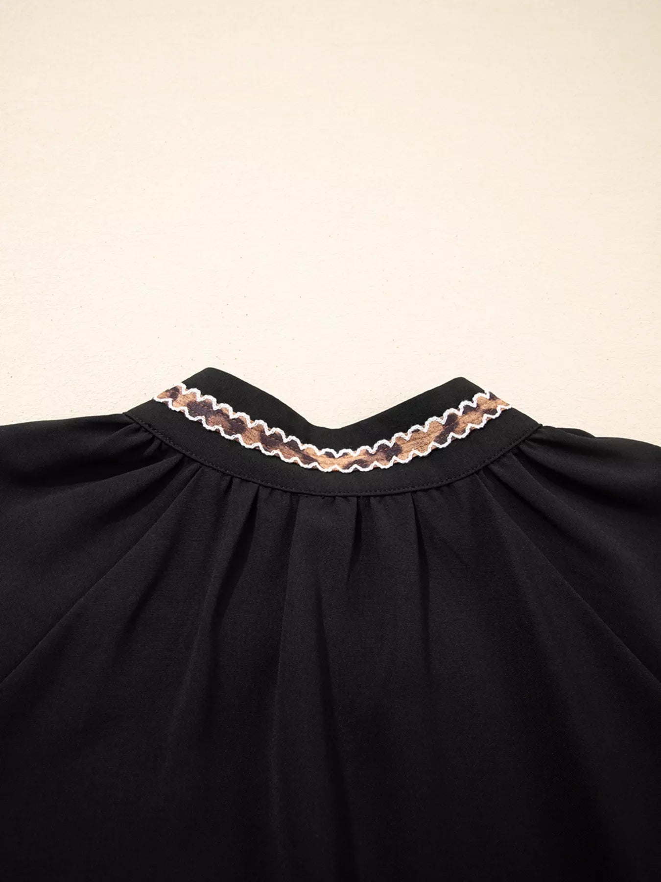 Contrast Trim Bracelet Sleeve Shift Mini Dress