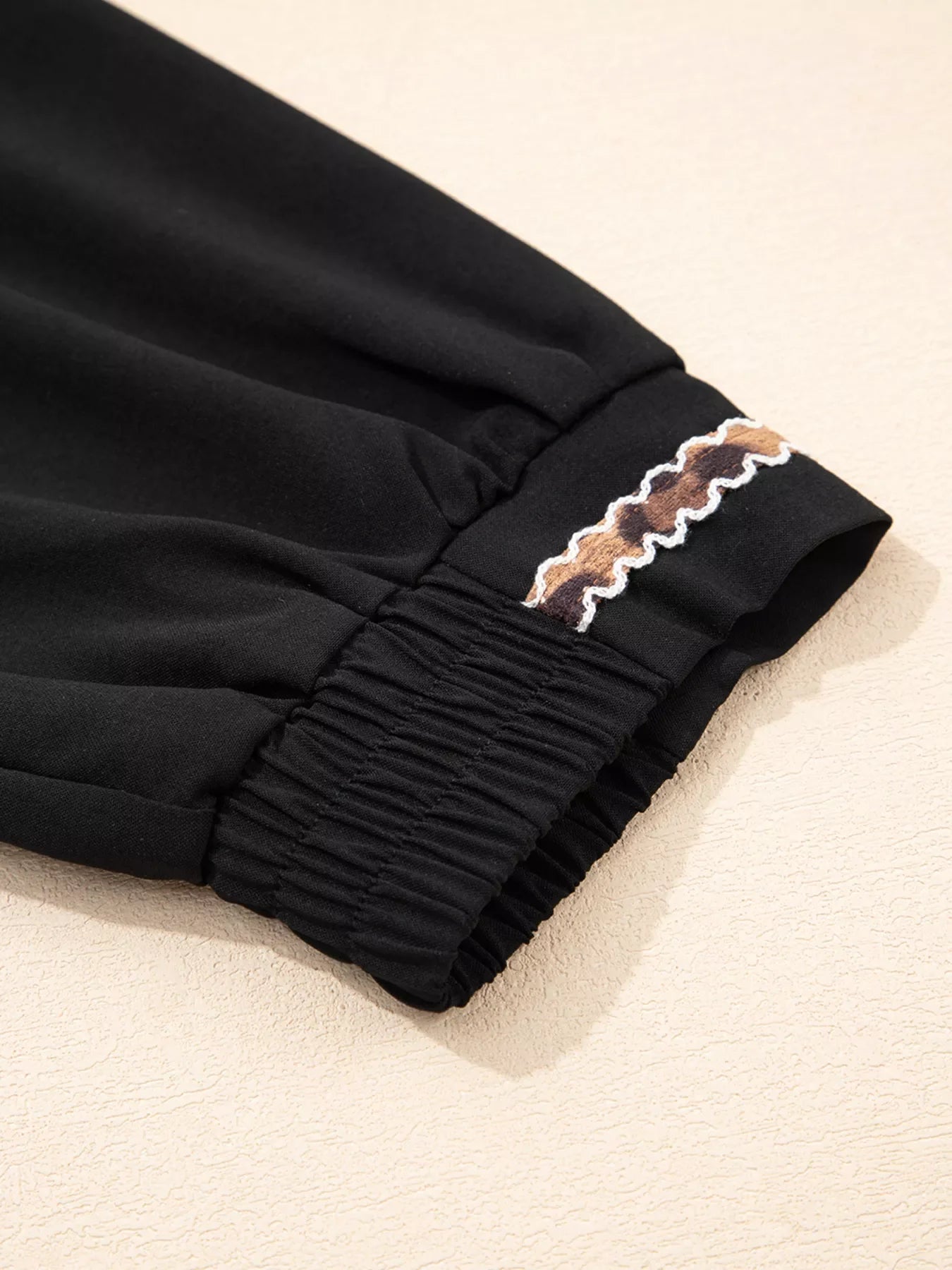 Contrast Trim Bracelet Sleeve Shift Mini Dress
